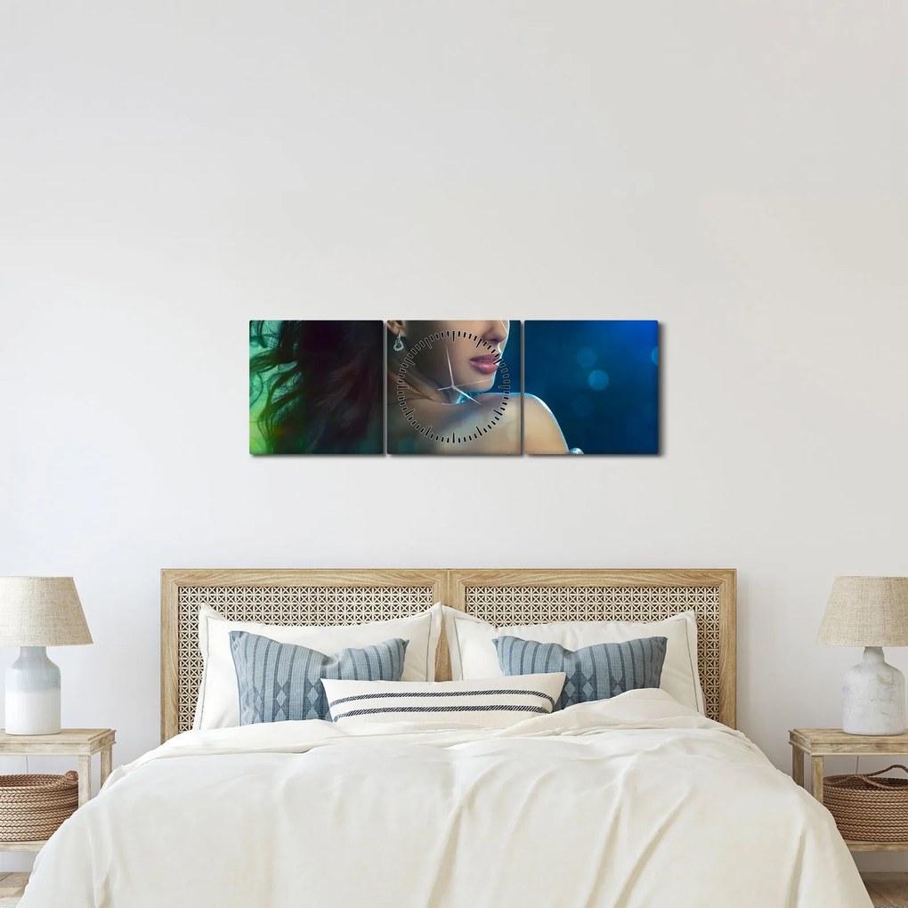 Tablou - Privirea unei femei tinere (cu ceas) (90x30 cm)