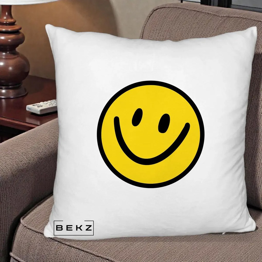 Perna Decorativa Smiley Face Galben Clasic, 40x40 cm, Alb Pufos, Husa Detasabila, Perna Inclusa, BEKZ®