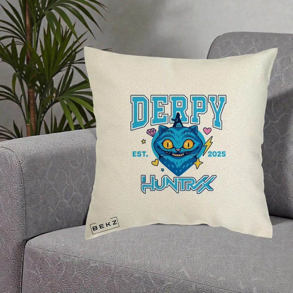 Perna Personalizata K-pop HUNTRX Derpy Pisica Albastra, 40x40 cm, Ecru, Husa Detasabila, Perna Inclusa, BEKZ®