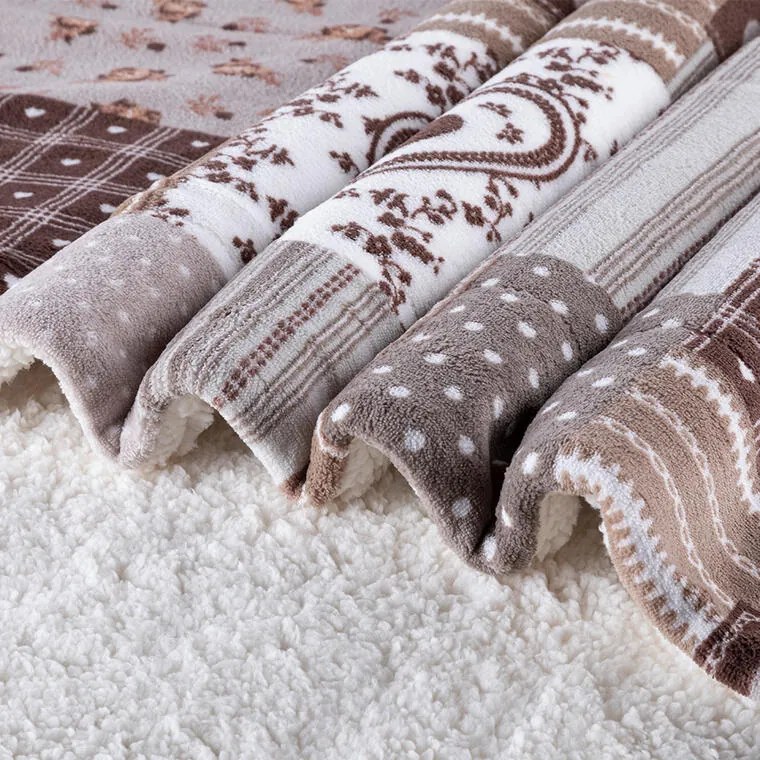 Pătură cu blăniță PATCHWORK bej 150 x 200 cm