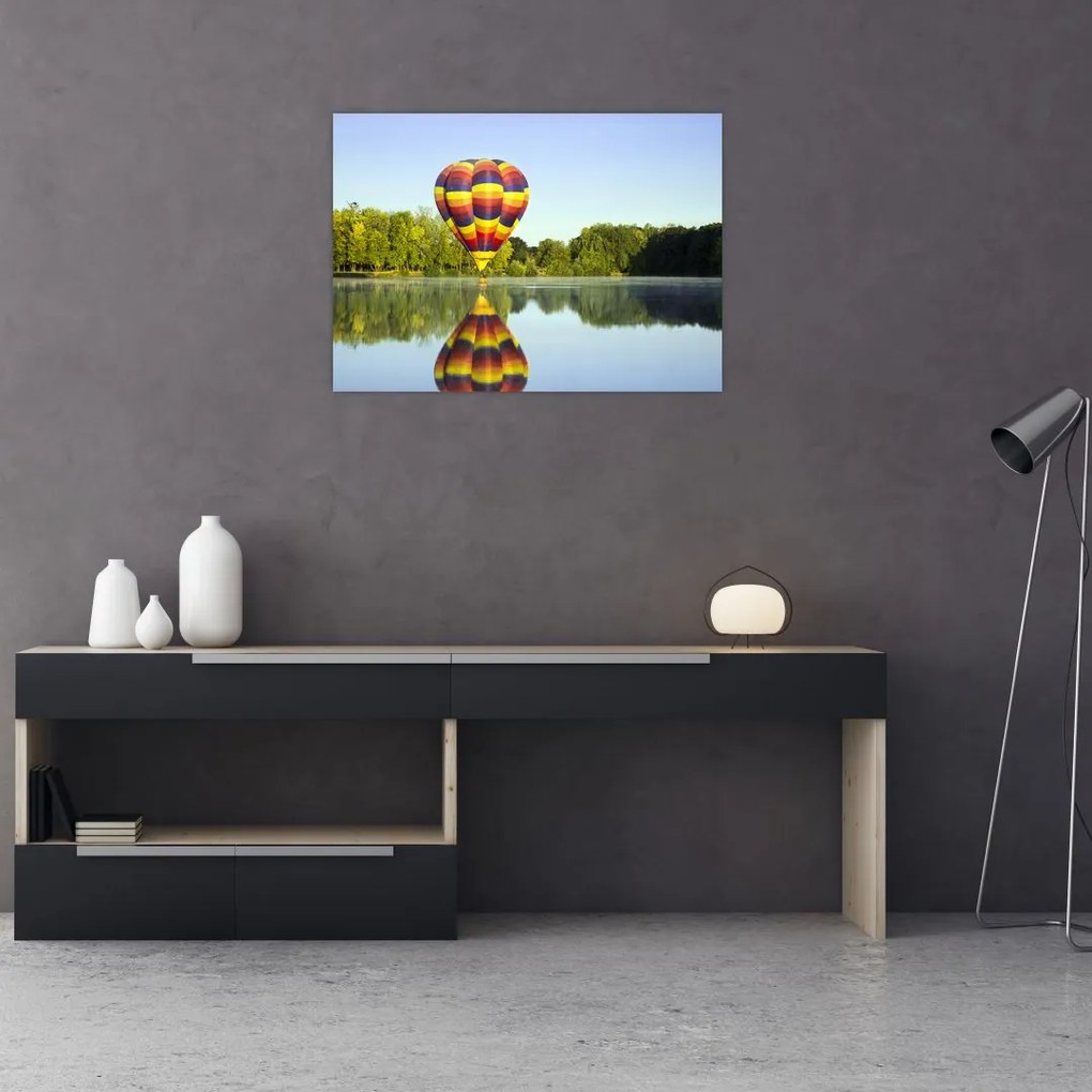 Tablou cu balon cu aer cald pe un lac (70x50 cm)