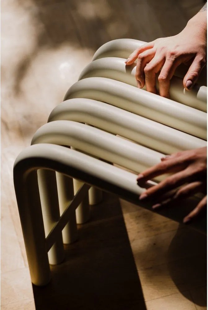 Scaun de grădină bej din metal Nokk – noo.ma