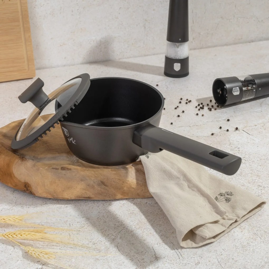 Oală pentru sos cu capac 16 cm, 1.2L – Berlinger Haus Anthracite Collection BH 8118, cu strat titan și design modern