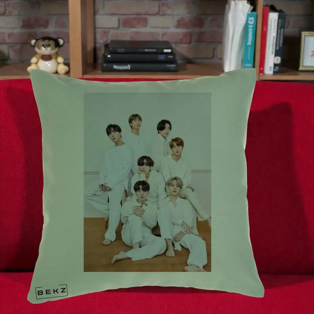 Perna Personalizata K-pop BTS Foto Grup All-White Elegant, 40x40 cm, Verde, Husa Detasabila, Perna Inclusa, BEKZ®