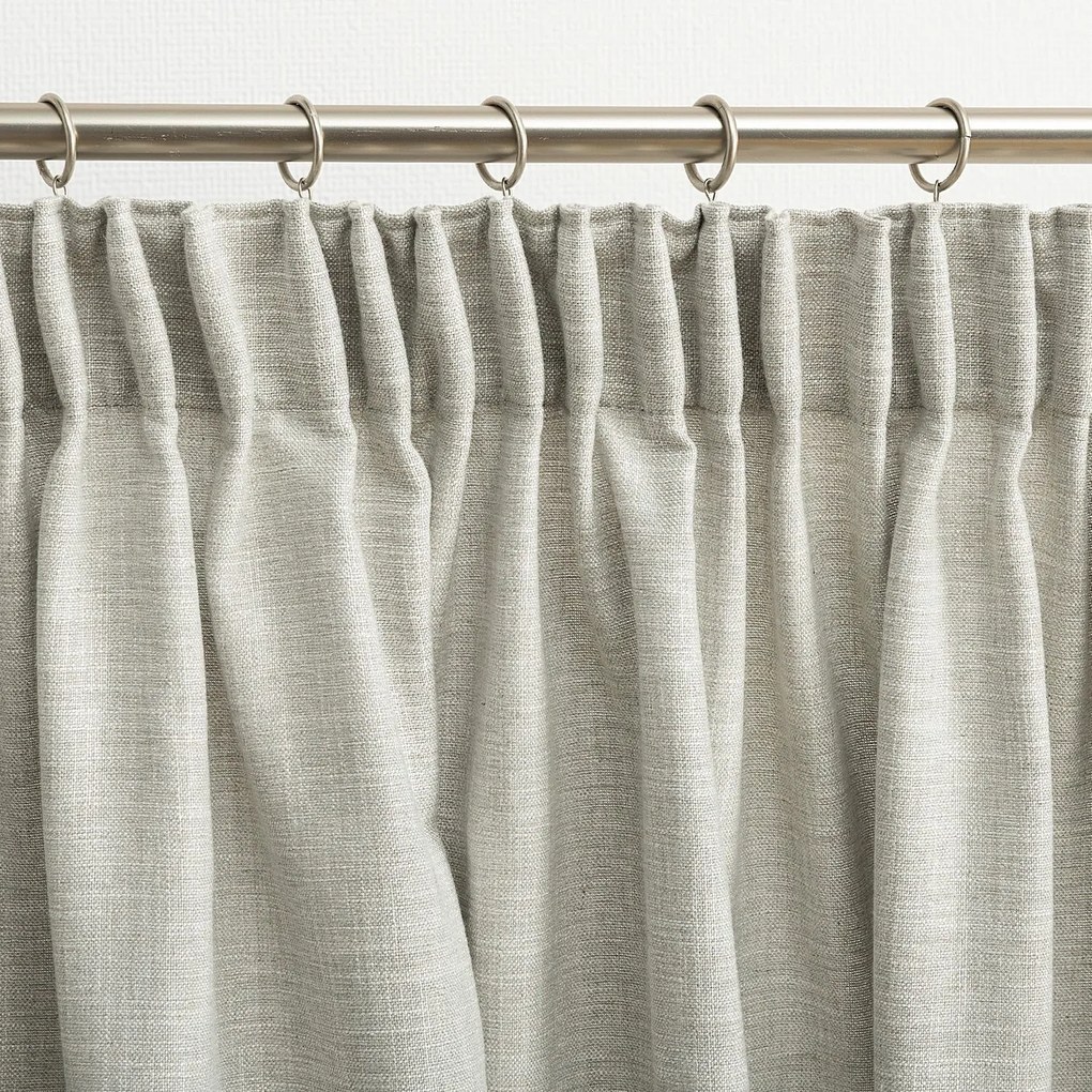 Perdea cu bandă de pliuri