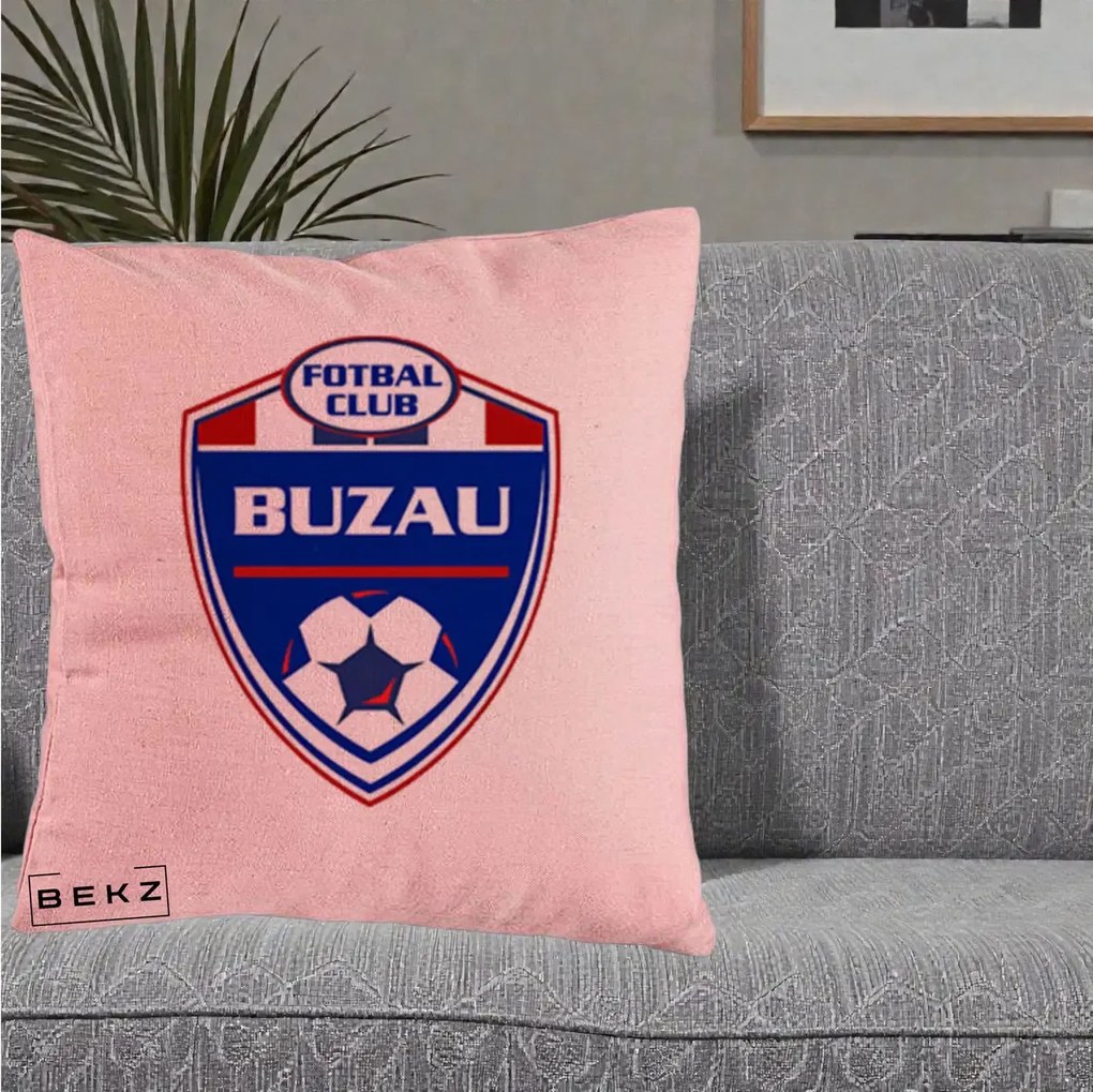 Perna Personalizata FC Buzau Fotbal, 40x40 cm, Roz, Husa Detasabila, Perna Inclusa, BEKZ®