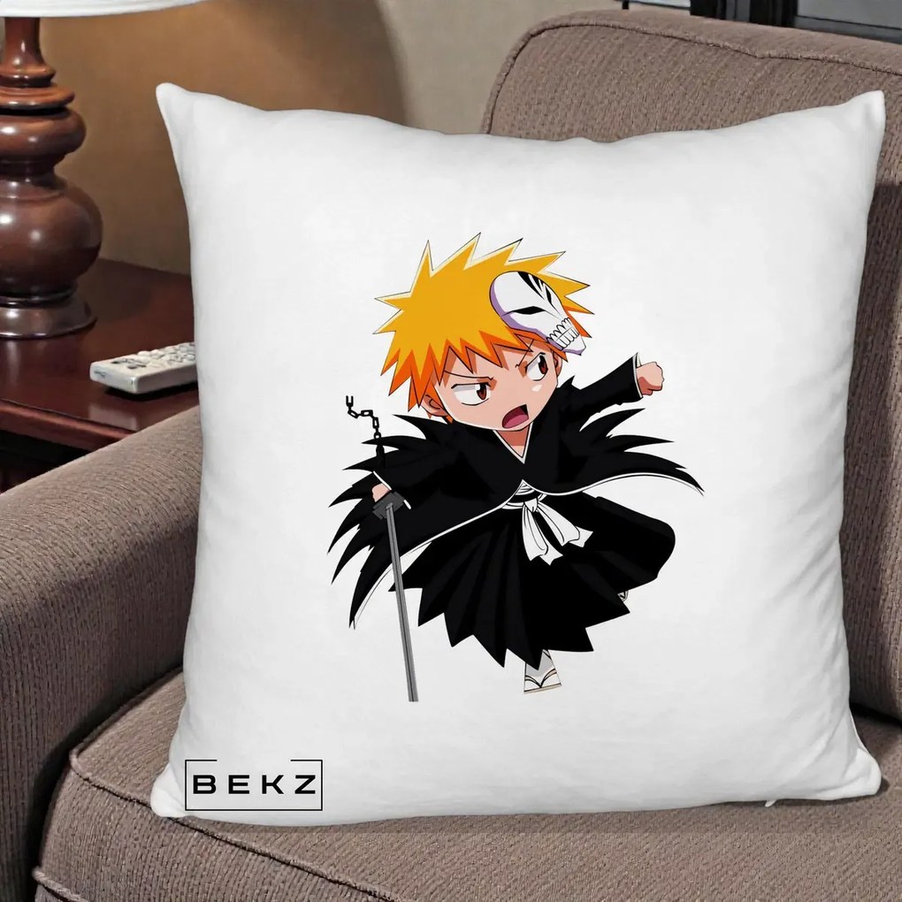 Perna Personalizata Bleach Ichigo Chibi cu Masca, 40x40 cm, Alb Pufos, Husa Detasabila, Perna Inclusa, BEKZ®