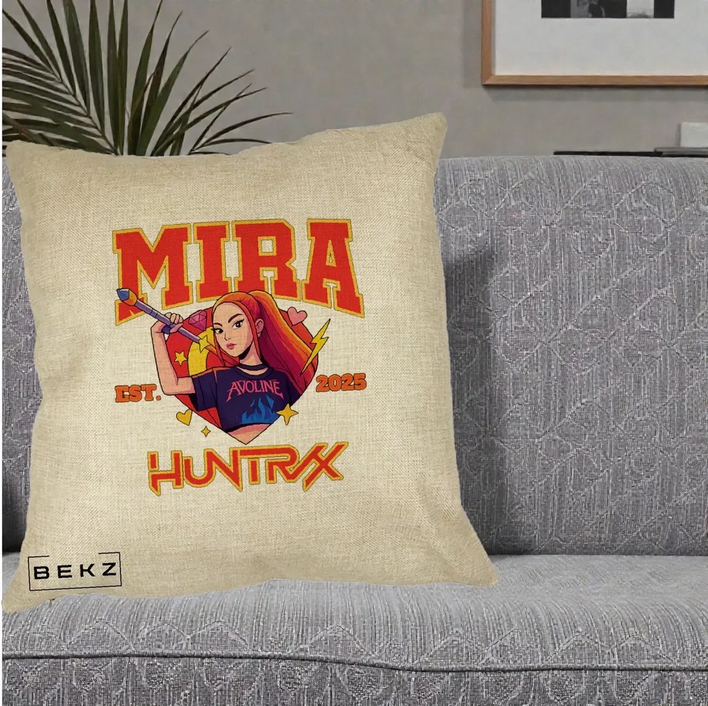 Perna Personalizata K-pop HUNTRX Mira Personaj Avoline, 40x40 cm, Crem, Husa Detasabila, Perna Inclusa, BEKZ®