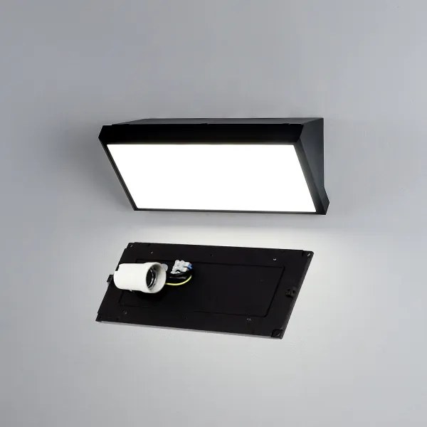 Brilagi - Aplică de perete LED RGBW TRIANGLE pentru exterior 1xE27/9W/230V neagră IP65