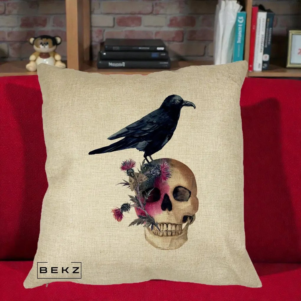 Perna Decorativa Craniu cu Corb si Flori Gothic, 40x40 cm, Crem, Husa Detasabila, Perna Inclusa, BEKZ®