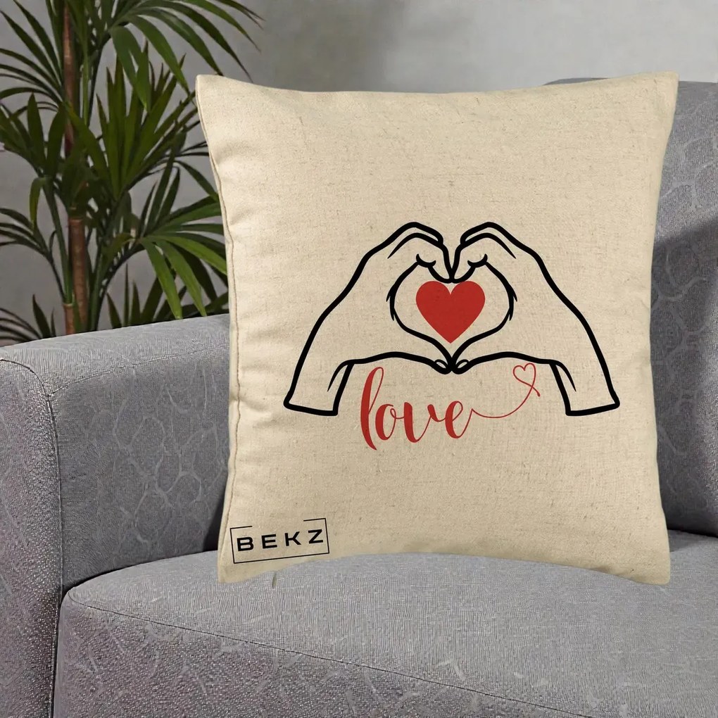 Perna Decorativa Love Maini Inima cu Inscriptie Love Rosu, 40x40 cm, Bej, Husa Detasabila, Perna Inclusa, BEKZ®