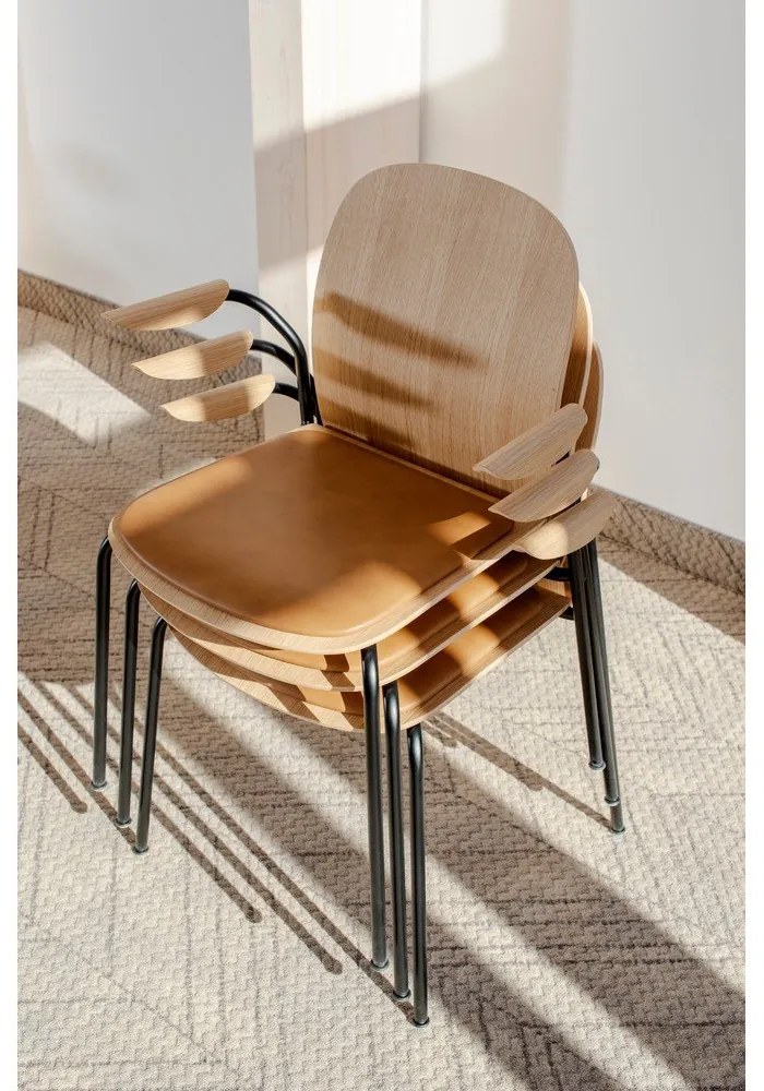 Scaune de dining maro coniac/în culoare naturală cu cotiere/stivuibile 2 buc. cu aspect de lemn de stejar Book – Gazzda