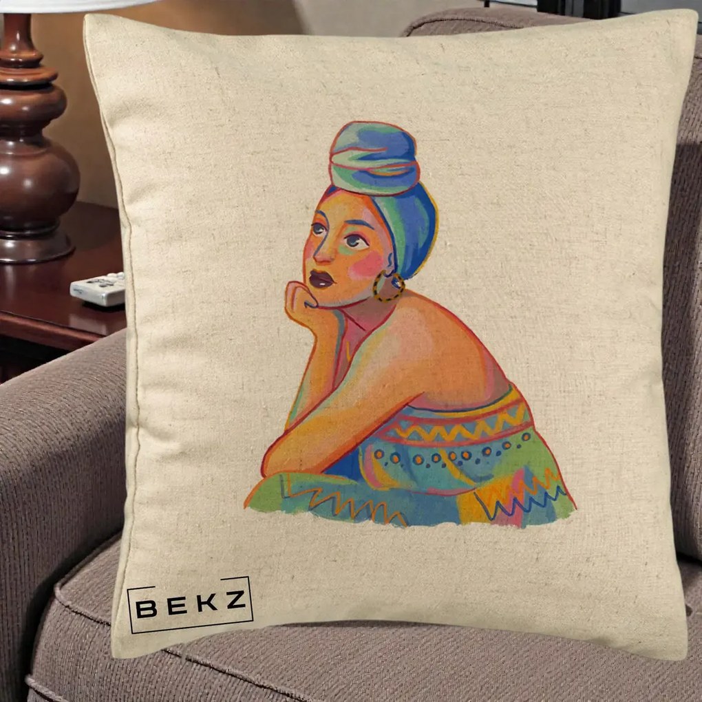 Perna Decorativa Portret Femeie Contemplativa, 40x40 cm, Bej, Husa Detasabila, Perna Inclusa, BEKZ®