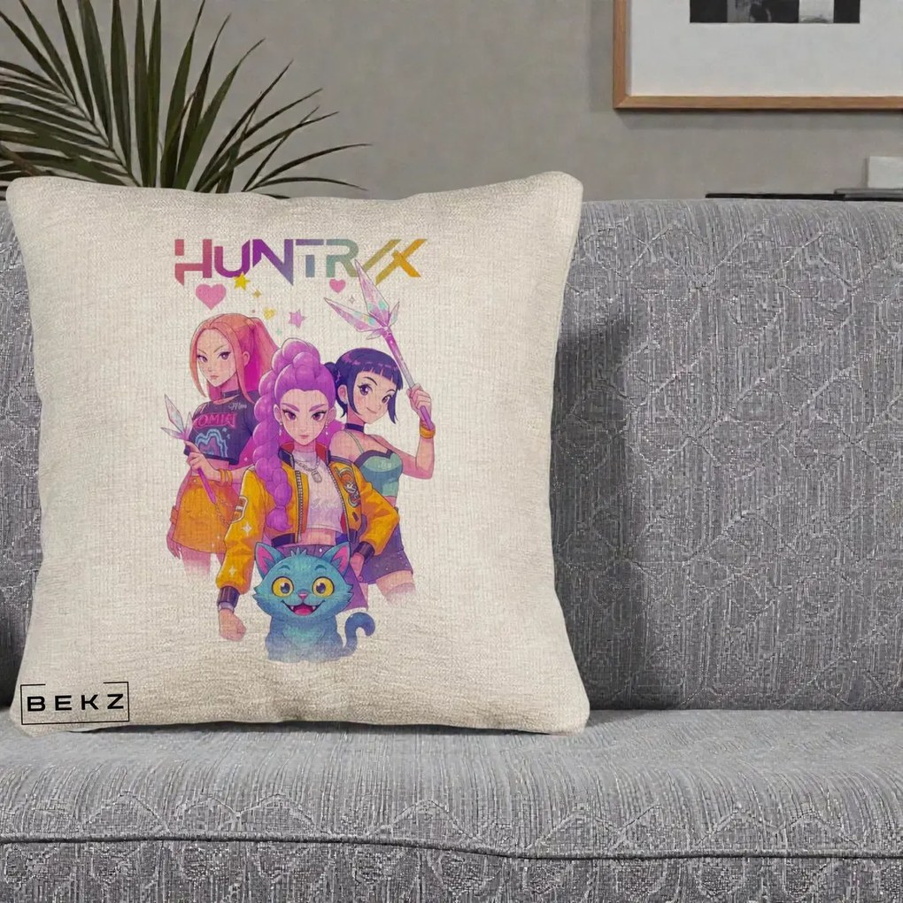 Perna Personalizata K-pop HUNTRX Trio Foto cu Pisica, 40x40 cm, Bej Canapea, Husa Detasabila, Perna Inclusa, BEKZ®