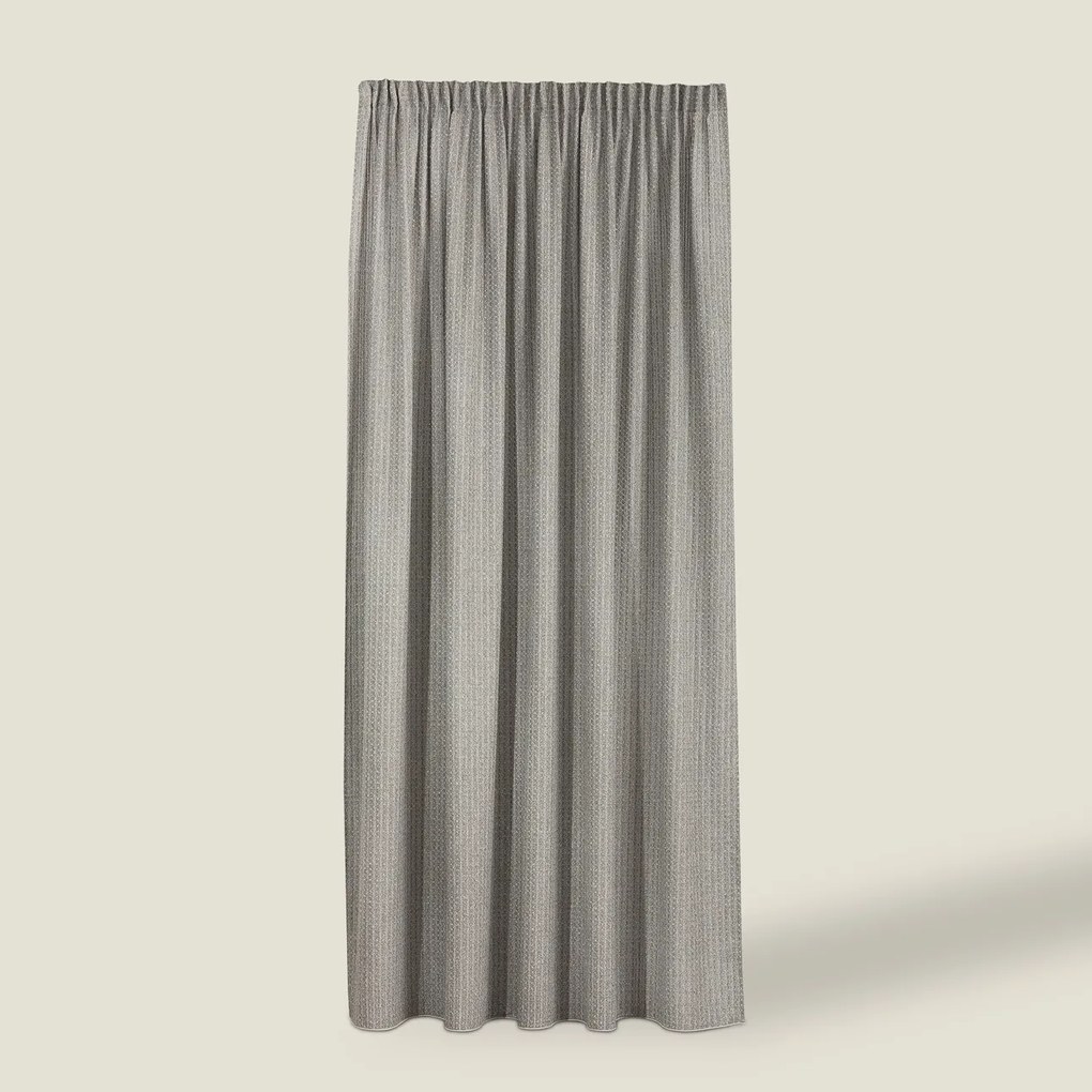 Perdea cu bandă de pliuri