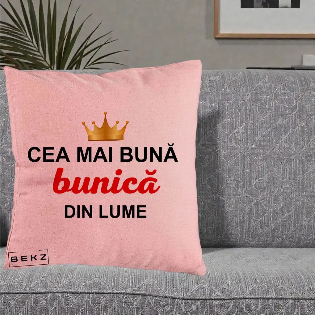 Cadou pentru Bunica - Perna Personalizata Cea Mai Buna Bunica Din Lume Coroana Aurie, 40x40 cm, Roz, Husa Detasabila, Perna Inclusa, BEKZ®