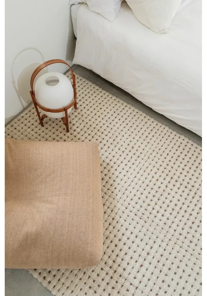 Covor fildeș lavabil, țesut manual din lână 80x140 cm Unexpected Wool – Lorena Canals