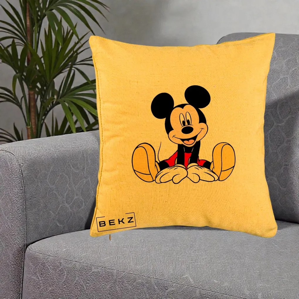 Perna Personalizata Mickey Mouse Relaxat, 40x40 cm, Galben, Husa Detasabila, Perna Inclusa, BEKZ®