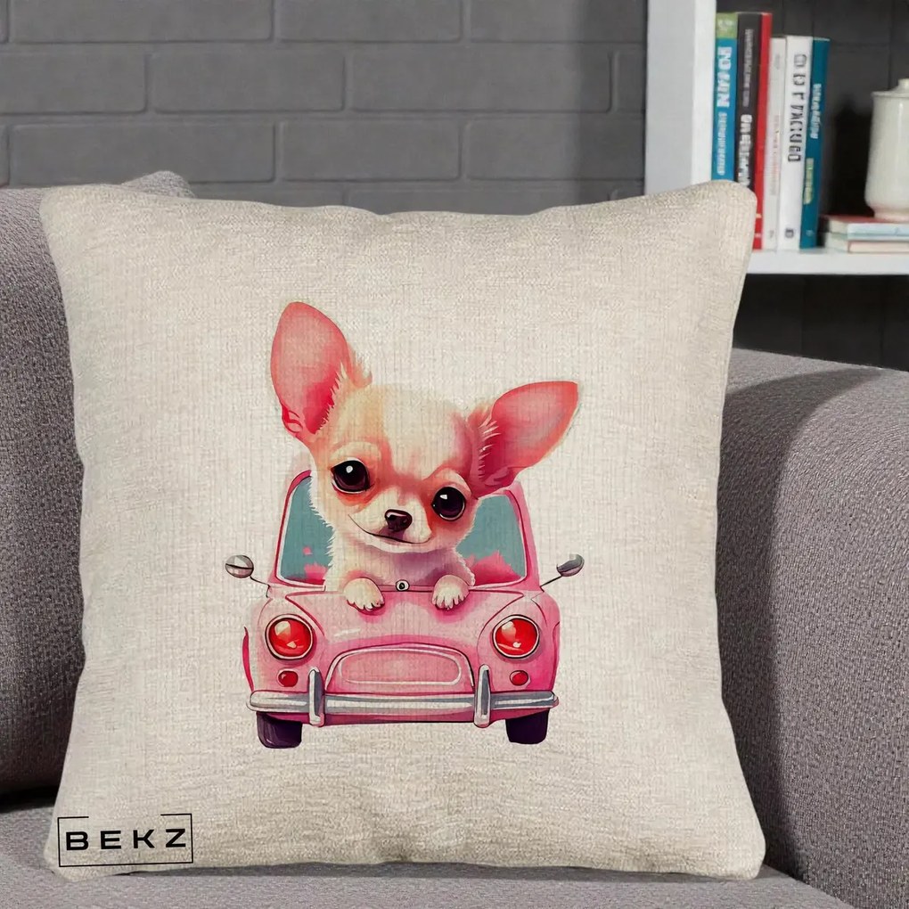 Perna Decorativa Chihuahua Roz in Masinuta, 40x40 cm, Bej Canapea, Husa Detasabila, Perna Inclusa, BEKZ®