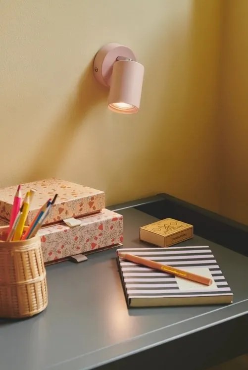 Aplica cu spot directionabil design nordic Explore roze