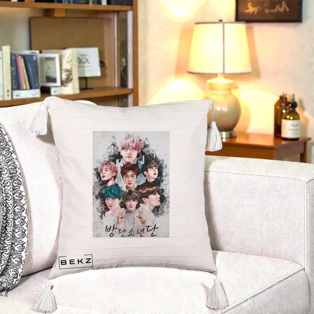 Perna Personalizata K-pop BTS Bangtan Boys Poster Artistic Negru Alb, 40x40 cm, Bej cu Franjuri, Husa Detasabila, Perna Inclusa, BEKZ®