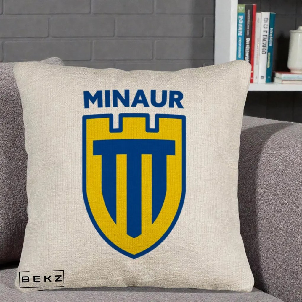 Perna Personalizata Minaur Baia Mare Fotbal, 40x40 cm, Bej Canapea, Husa Detasabila, Perna Inclusa, BEKZ®