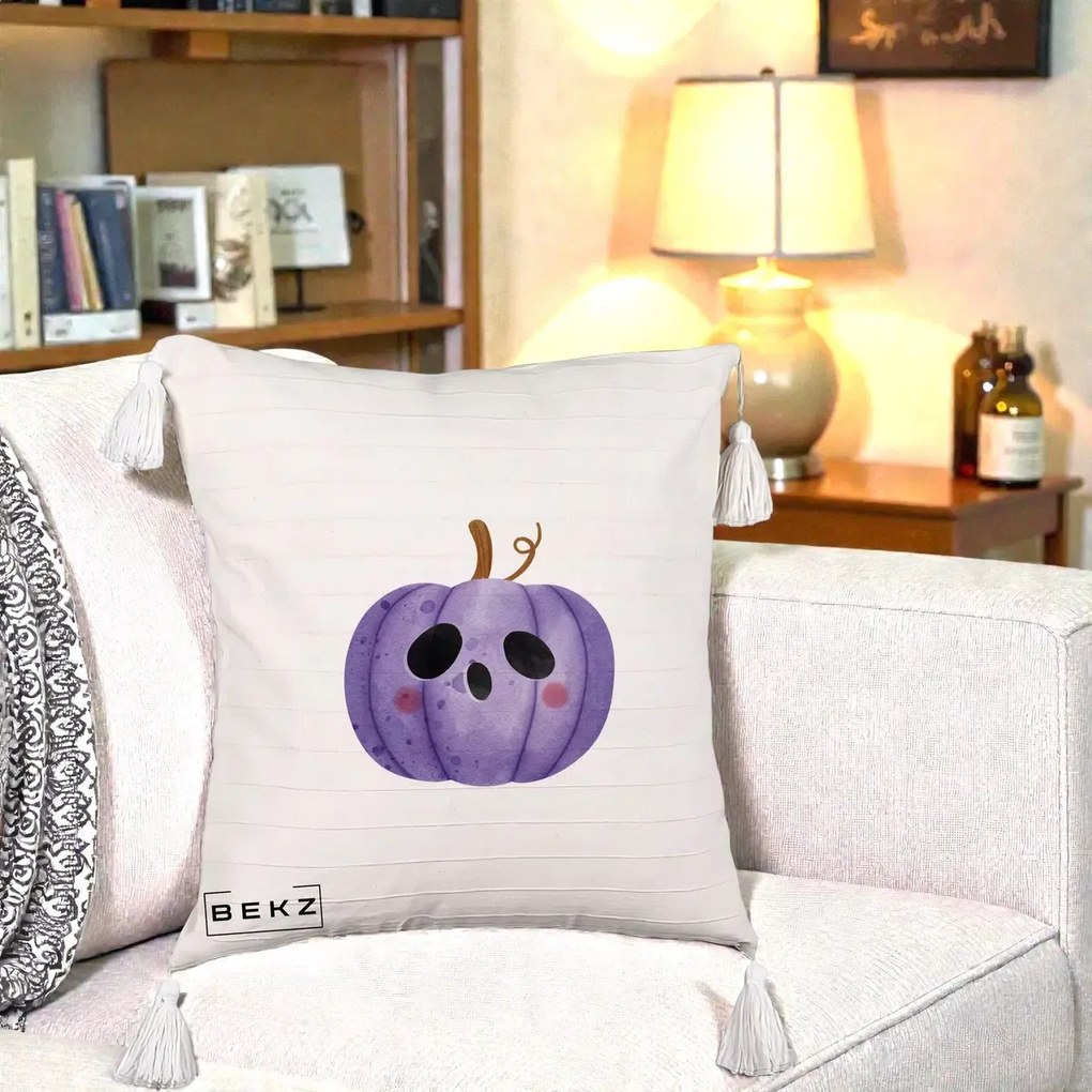 Perna Decorativa Dovleac Halloween Mov Kawaii, 40x40 cm, Bej cu Franjuri, Husa Detasabila, Perna Inclusa, BEKZ®