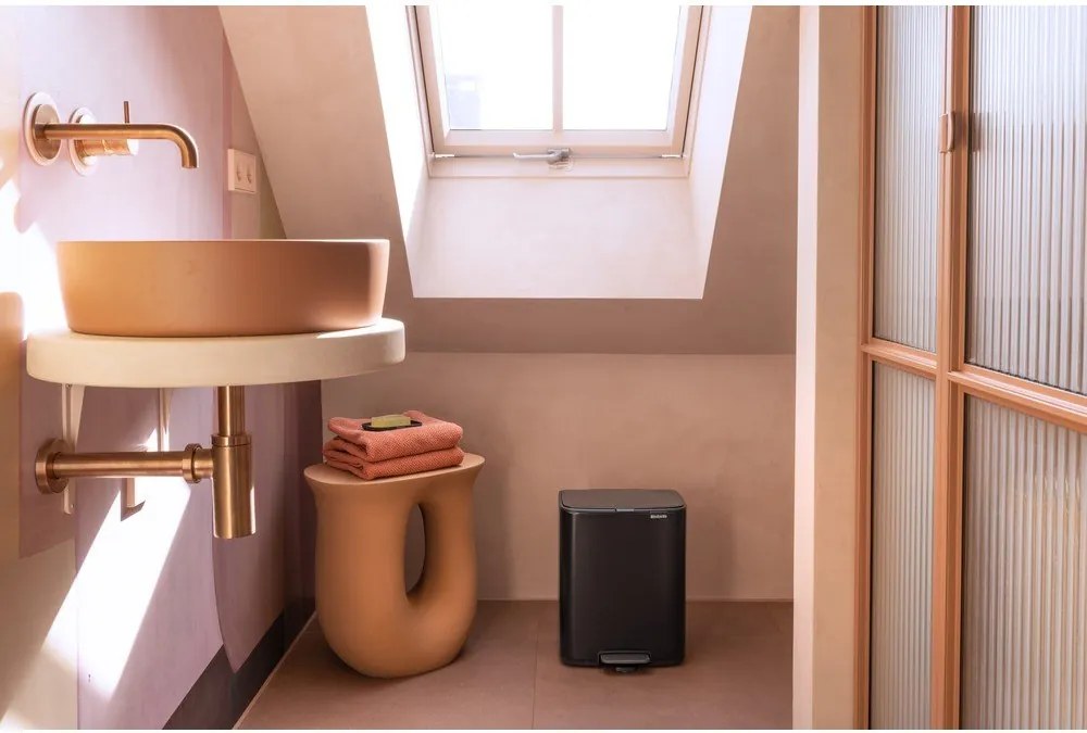 Coș de gunoi negru mat cu pedală din oțel 12 l Bo – Brabantia