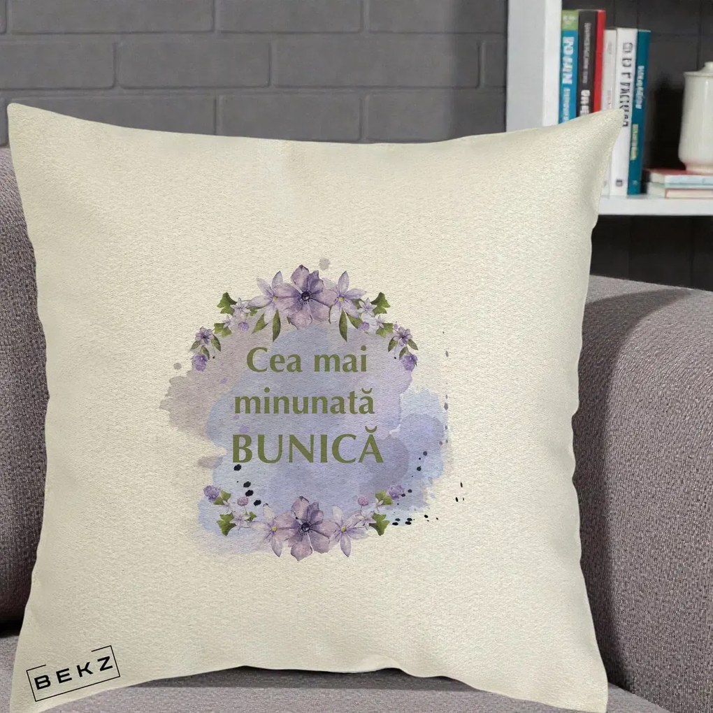 Cadou pentru Bunica - Perna Personalizata Cea Mai Minunata Bunica Flori Mov Acuarela Verde, 40x40 cm, Ecru, Husa Detasabila, Perna Inclusa, BEKZ®