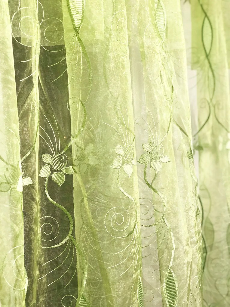 Perdea din voal nuanță verde și broderie verde cod 2041