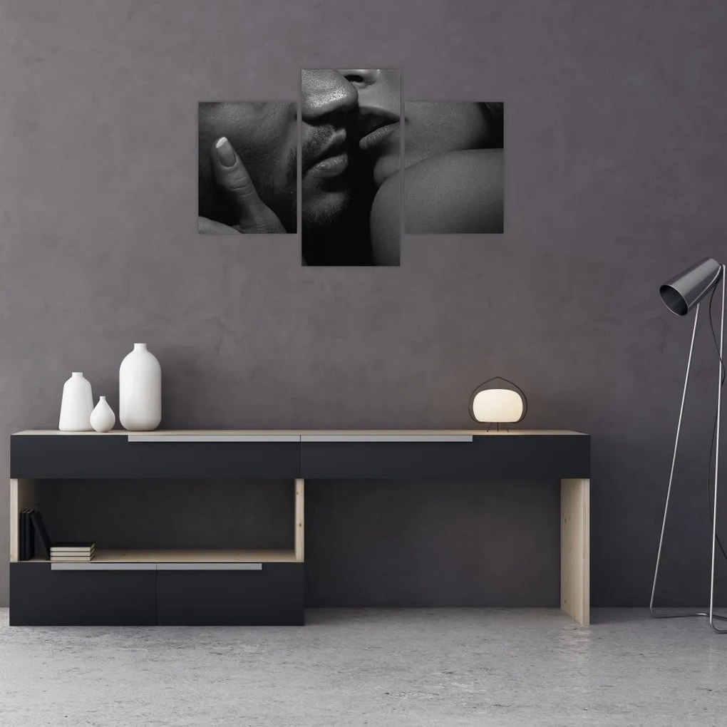 Tablou - Sărutul, fotografie alb-negru (90x60 cm)