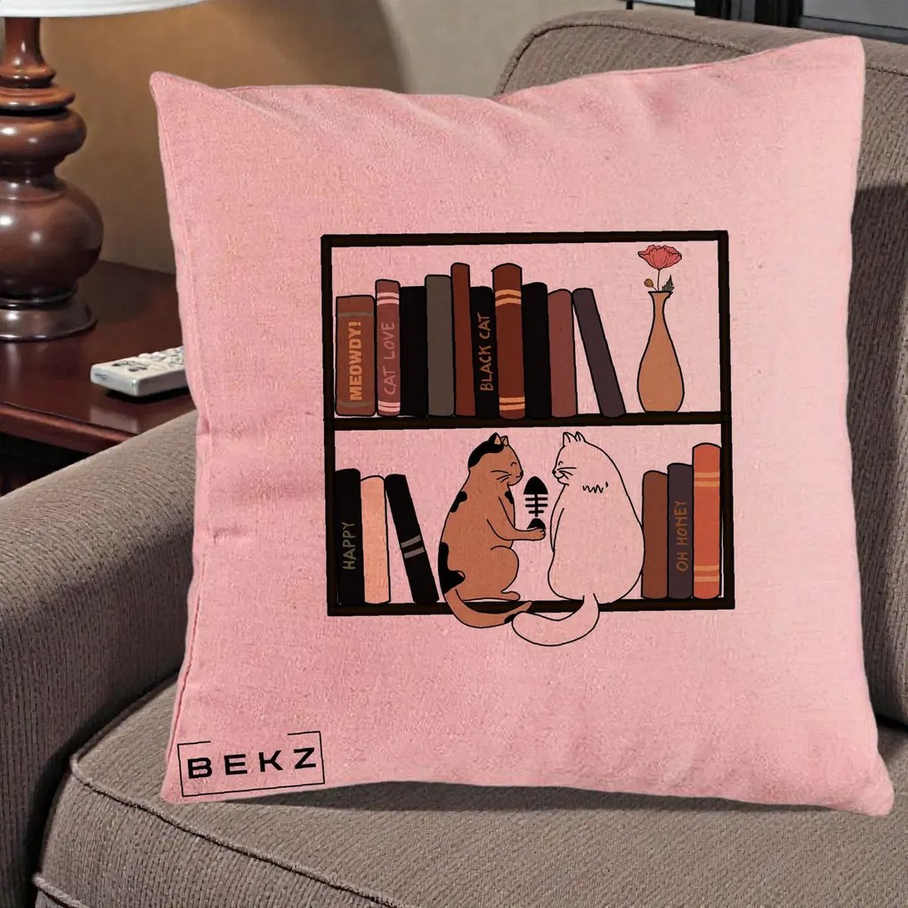 Perna Personalizata Pisici si Carti pe Raft, 40x40 cm, Roz, Husa Detasabila, Perna Inclusa, BEKZ®