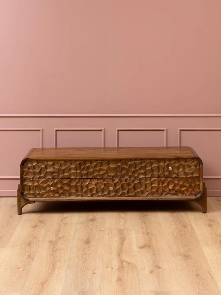 Comodă TV din lemn de mango cu 1 ușă și 3 sertare , natur, cu decor sculptat în relief și mânere din alamă, 150x32,5x160,5 cm, „Atlas"