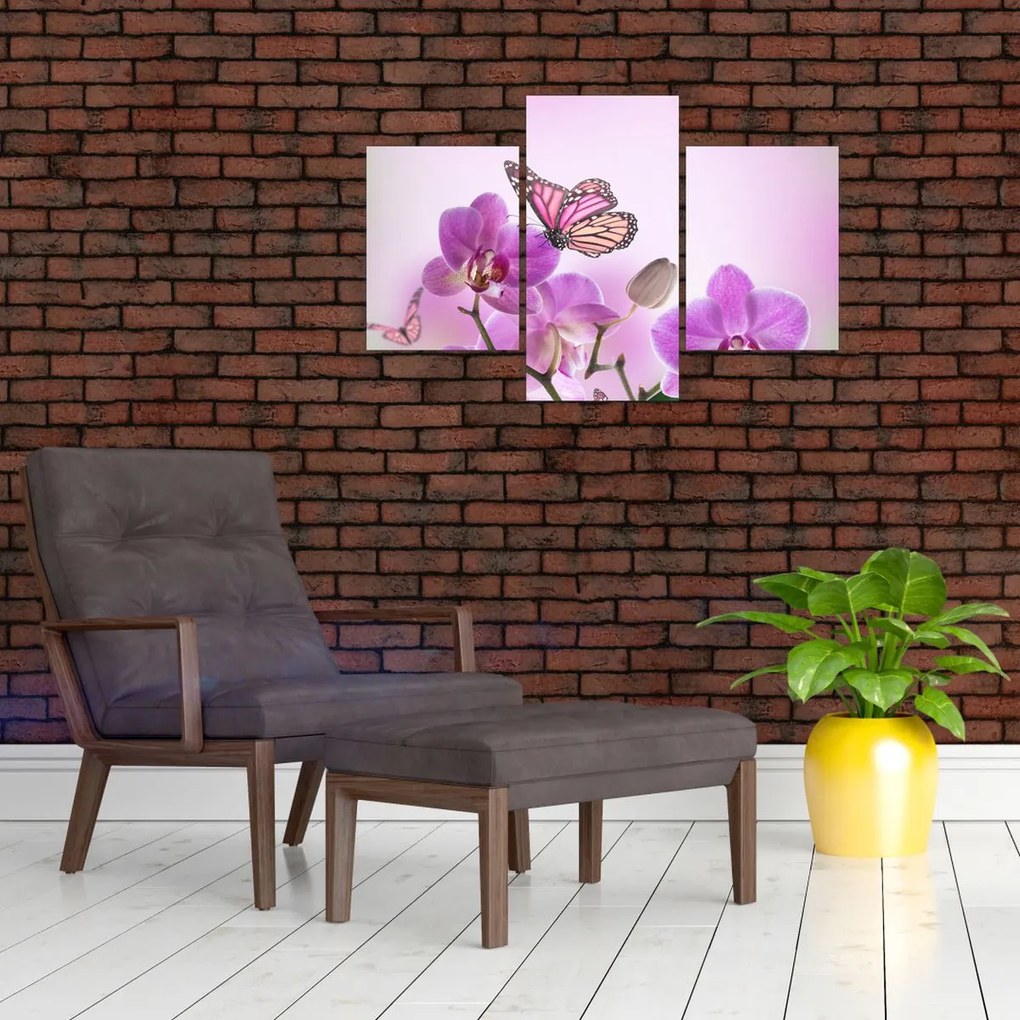 Tablou - Fluture pe flori de orhidee, liliac (90x60 cm)