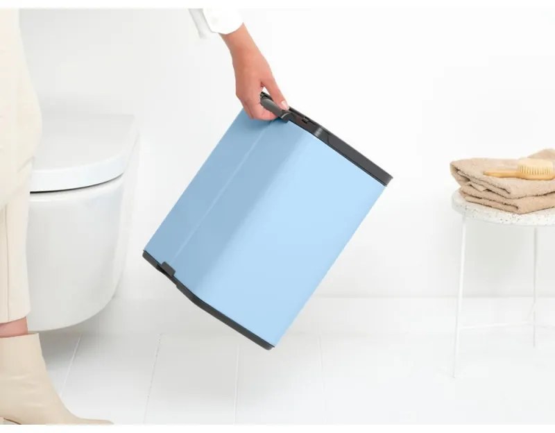 Cos de gunoi Brabantia Bo Small 1006637, 12 L, Deschidere silentioasa si lina, Baza antiderapanta, Albastru deschis