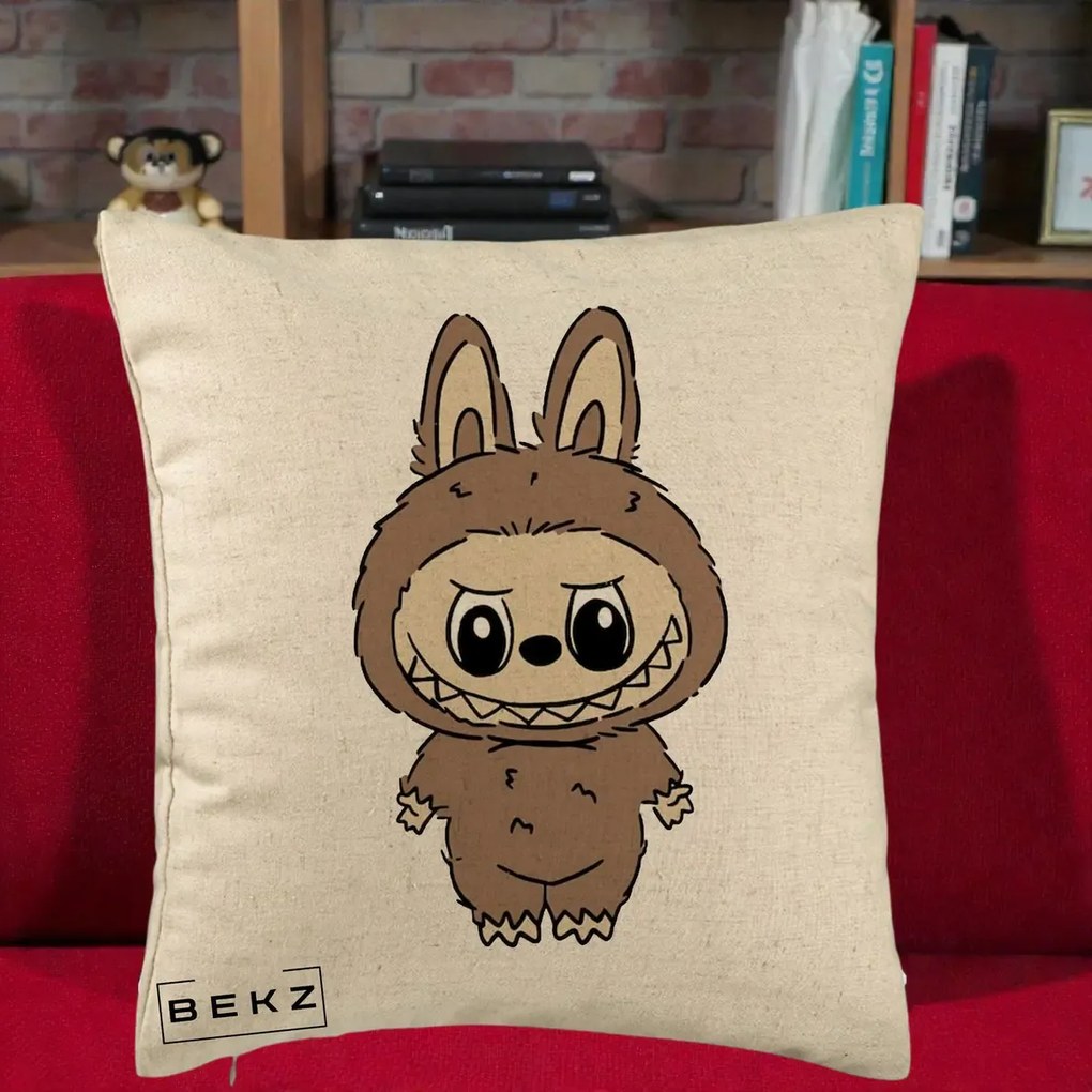 Perna Personalizata Labubu Maro Natural Solo, 40x40 cm, Bej, Husa Detasabila, Perna Inclusa, BEKZ®