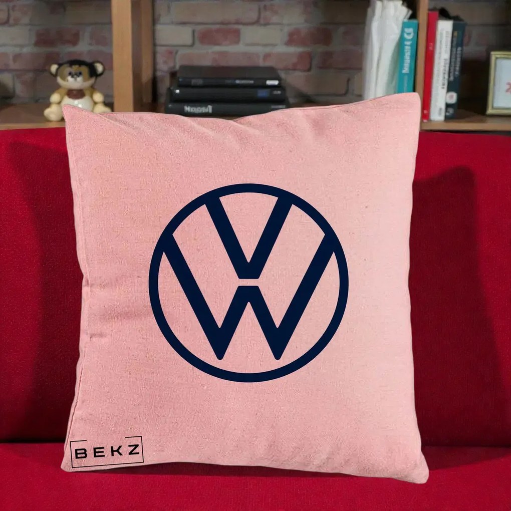 Perna Personalizata cu emblema Volkswagen, 40x40 cm, Roz, Husa Detasabila, Perna Inclusa, BEKZ®