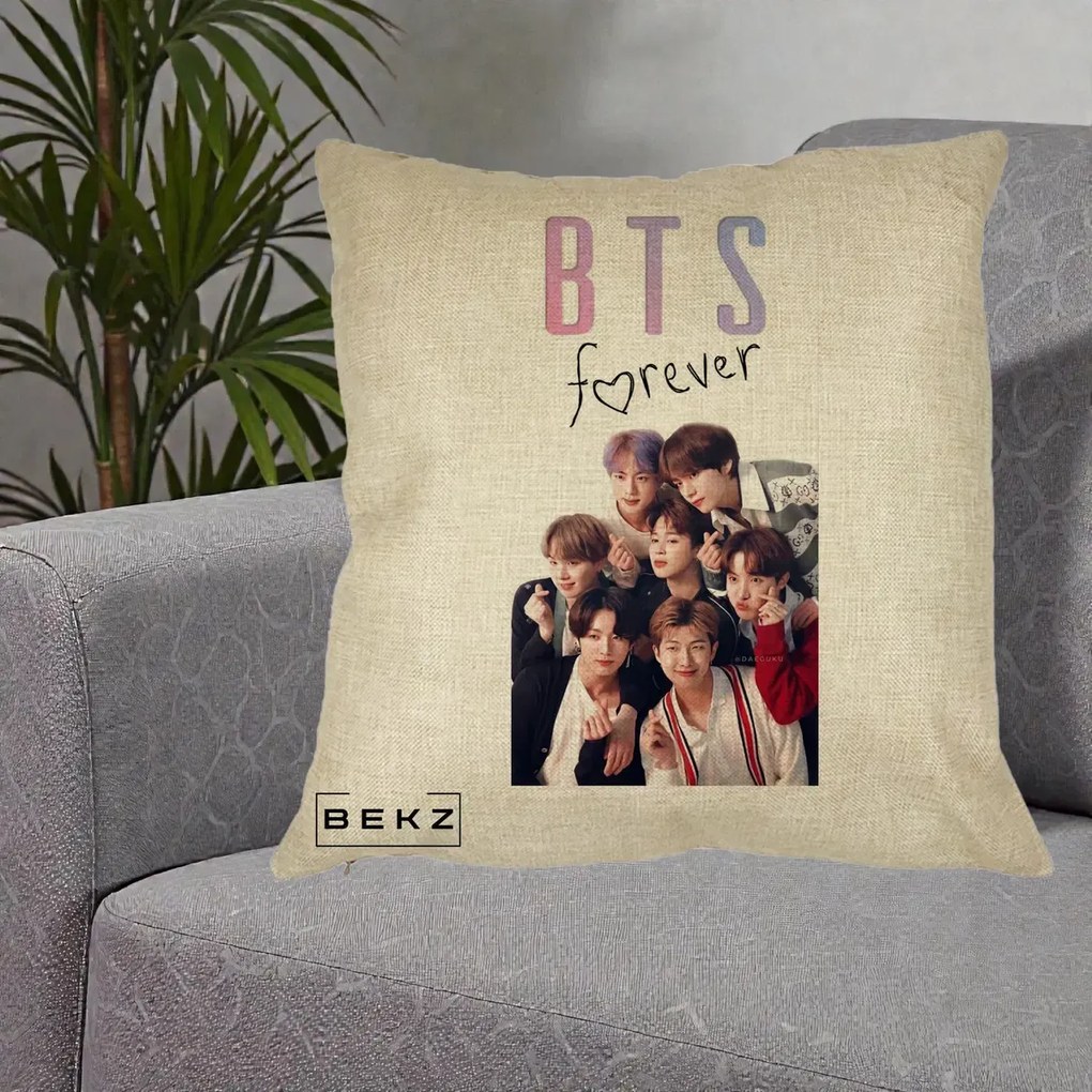 Perna Personalizata K-pop BTS Forever cu Foto Grup Negru, 40x40 cm, Crem, Husa Detasabila, Perna Inclusa, BEKZ®