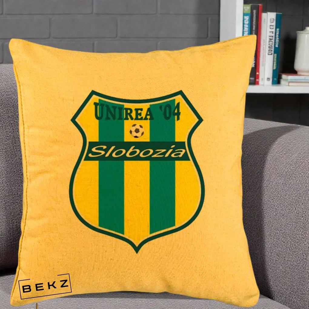 Perna Personalizata Unirea '04 Slobozia Fotbal, 40x40 cm, Galben, Husa Detasabila, Perna Inclusa, BEKZ®