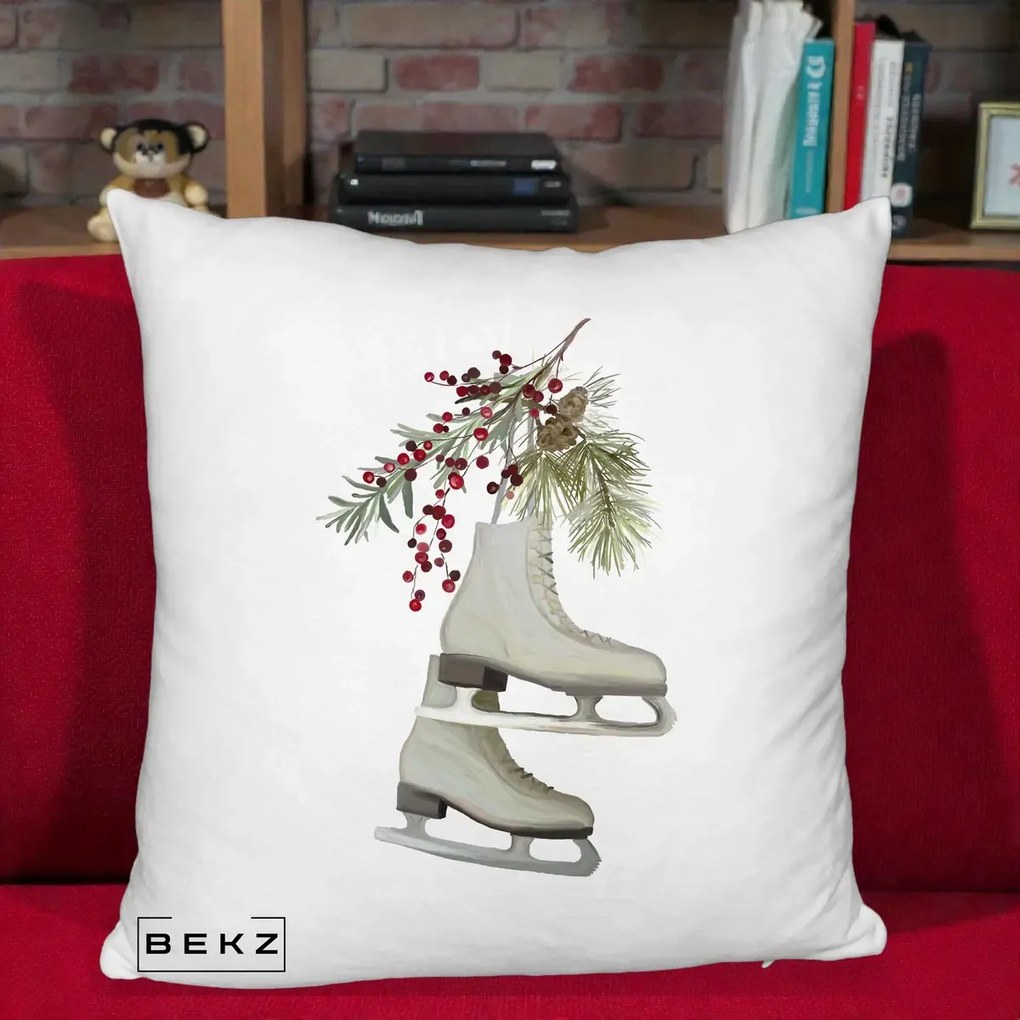 Perna Decorativa Patine cu Ramuri de Brad si Afine, 40x40 cm, Alb Pufos, Husa Detasabila, Perna Inclusa, BEKZ®
