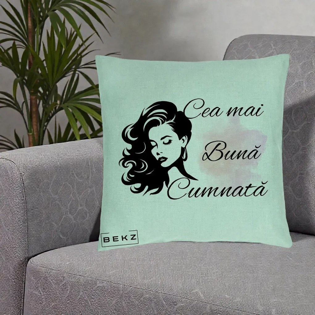 Cadou pentru Cumnata - Perna Personalizata Cea mai Buna Cumnata cu Silueta Dama si Pete Roz, 40x40 cm, Verde Menta, Husa Detasabila, Perna Inclusa, BEKZ®