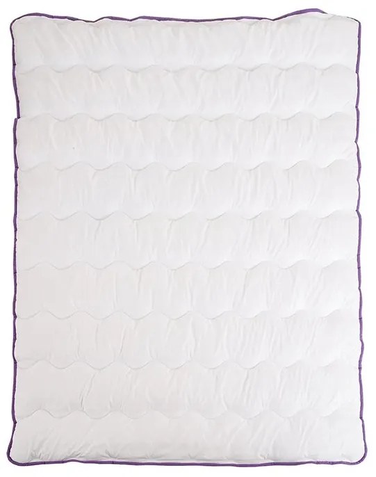 Patura matlasata pentru tot anul 140x200 cm cu perna BELLA LAVENDER 70x90 cm, alba