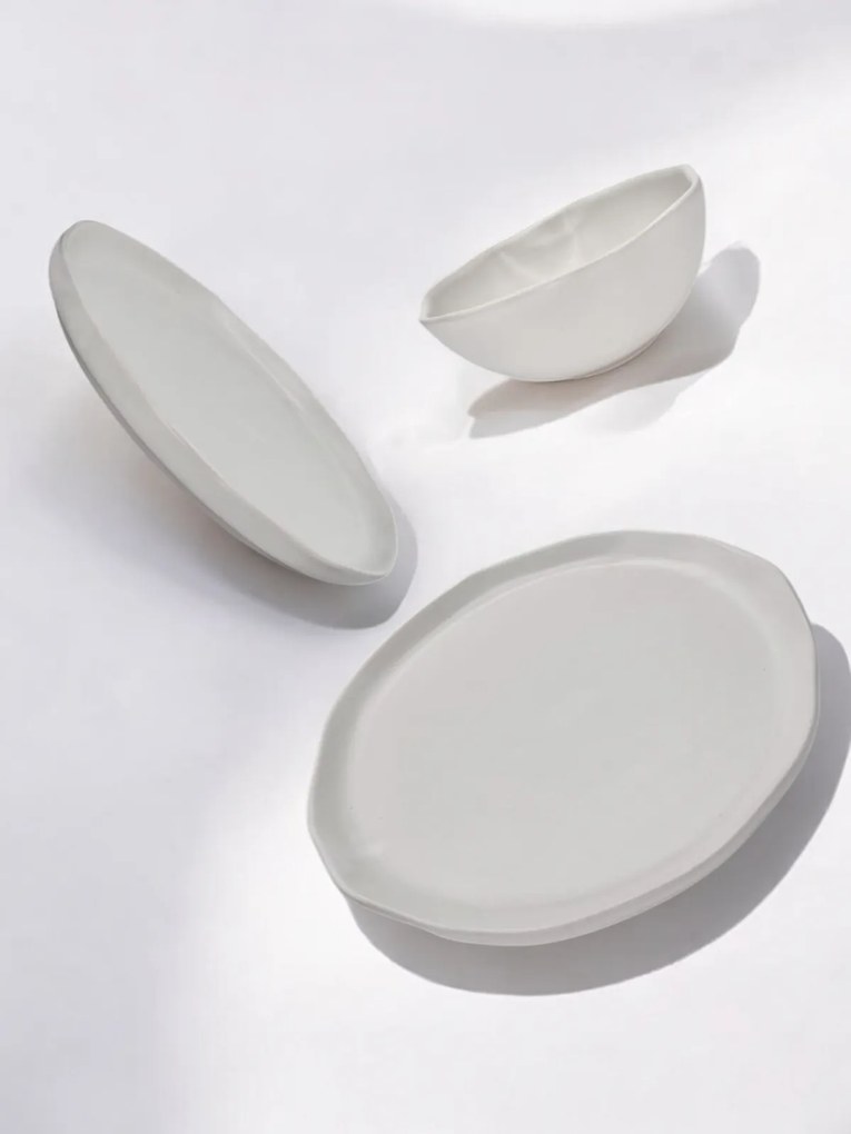 Set Farfurii 18 piese NOVUM Milk Foam (6 farfurii 26cm, 6 farfurii 21cm, 6 boluri 500ml, glazurat manual)