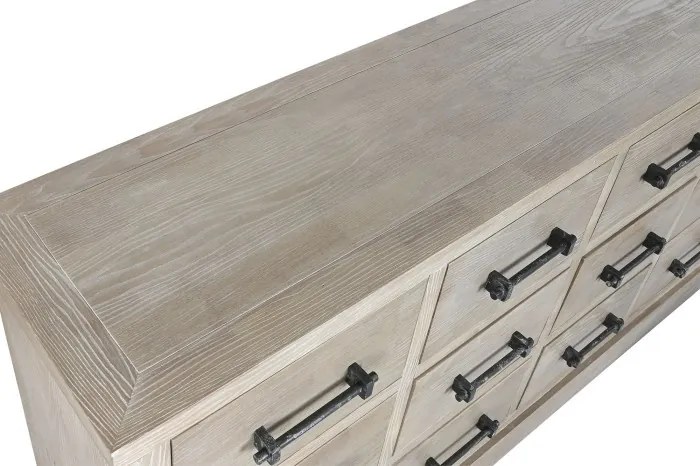 Comodă din metal, alb, 12 sertare cu mânere tip bară și bază tip soclu, finisaj antichizat, 89 x 170 x 40 cm, „Madeleine”
