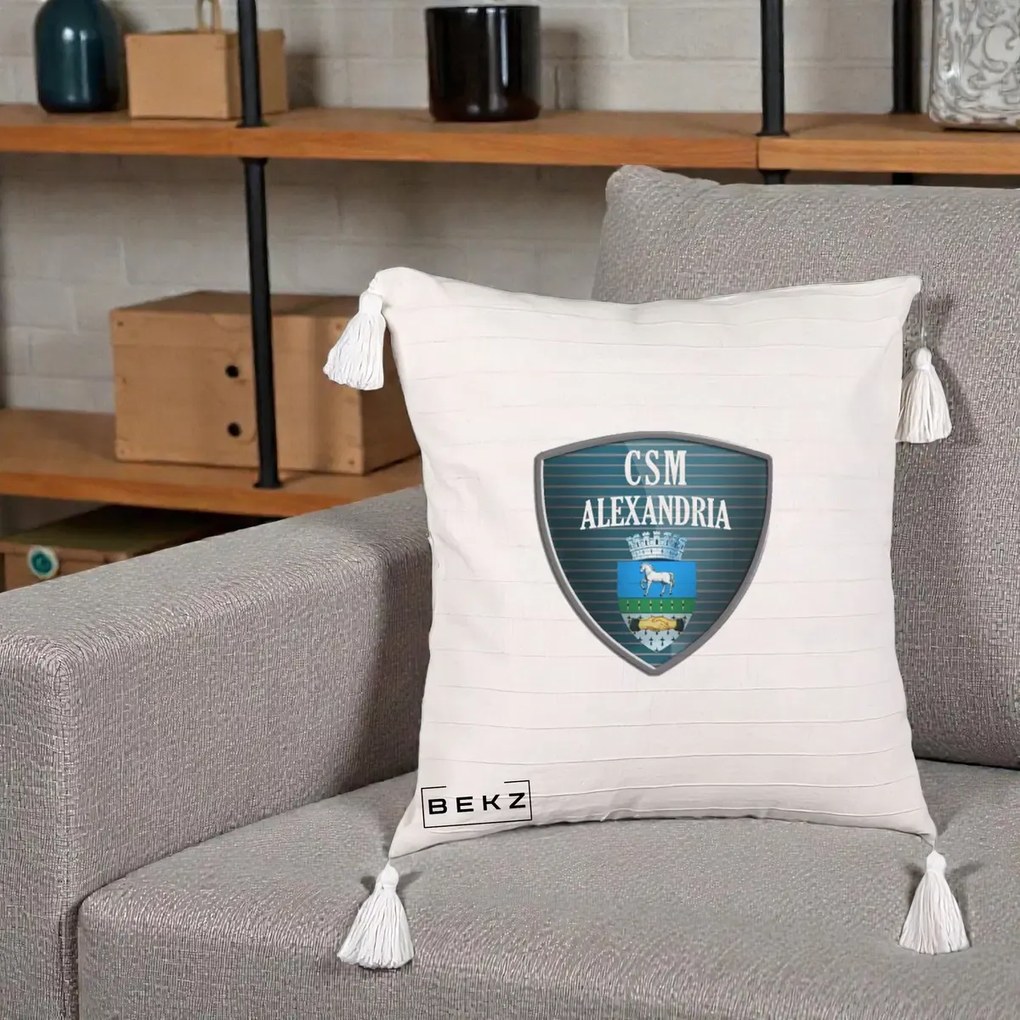 Perna Personalizata CSM Alexandria Fotbal, 40x40 cm, Bej cu Franjuri, Husa Detasabila, Perna Inclusa, BEKZ®
