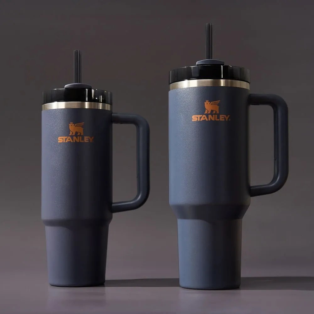 Termos albastru închis cu pai din oțel inoxidabil 1,18 l Quencher H2.0 FlowState Tumbler Twilight – Stanley