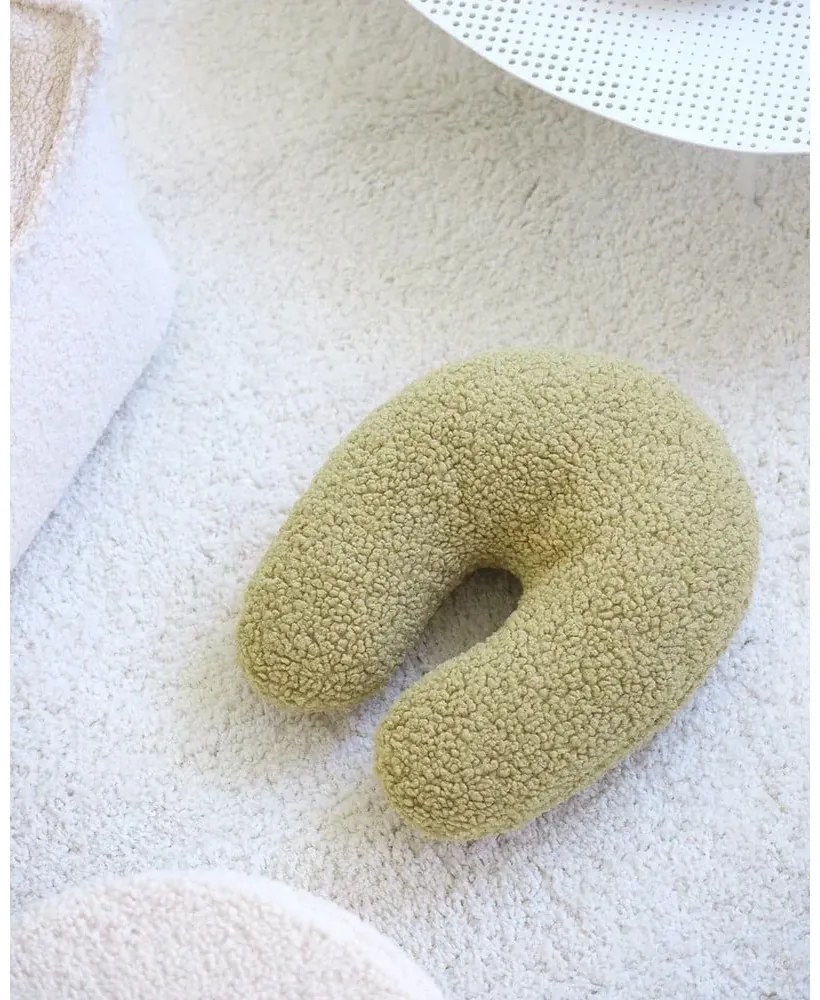 Pernă decorativă pentru copii verde cu tapițerie din țesătură bouclé U – Wigiwama