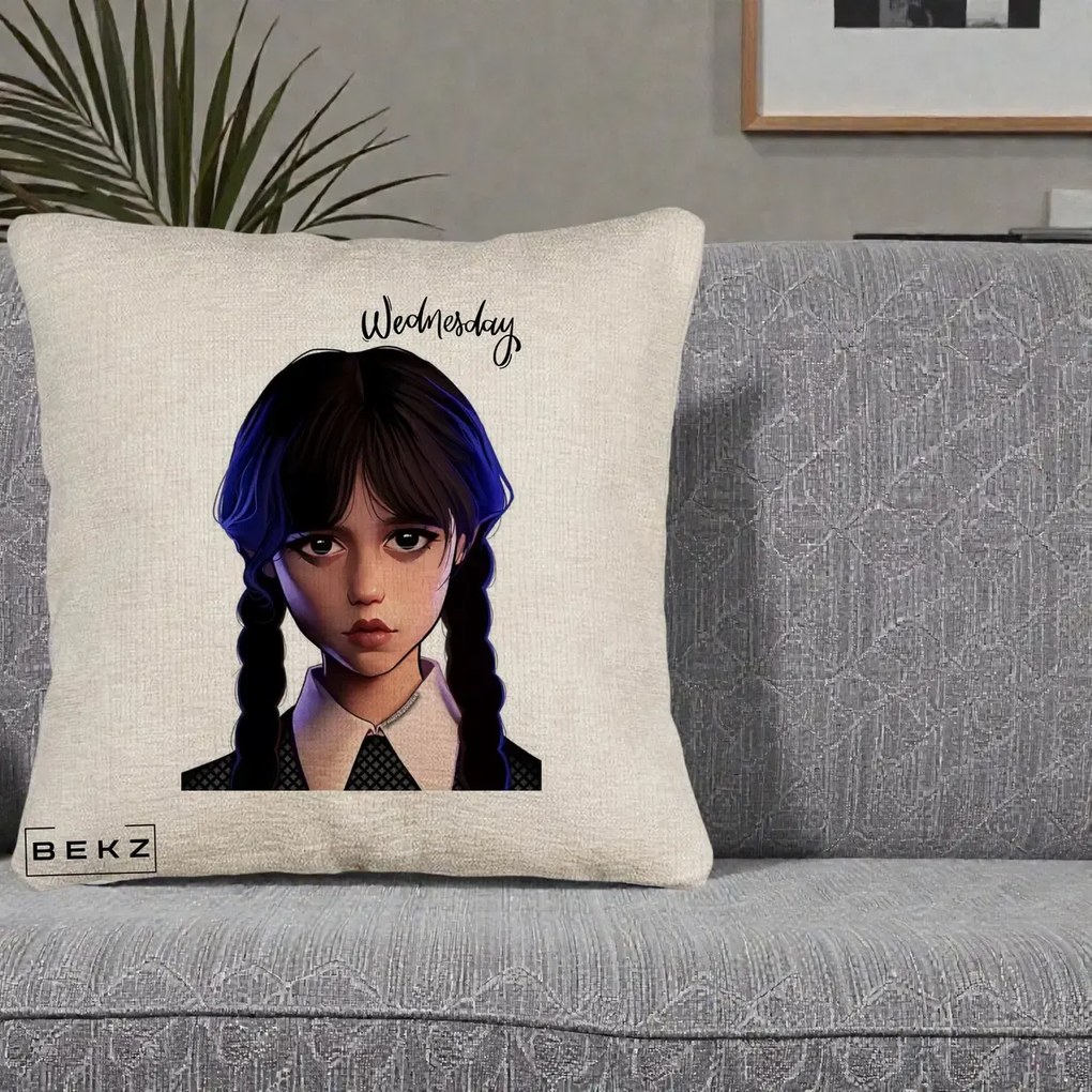 Perna Personalizata Wednesday Addams Portret Realist, 40x40 cm, Bej Canapea, Husa Detasabila, Perna Inclusa, BEKZ®