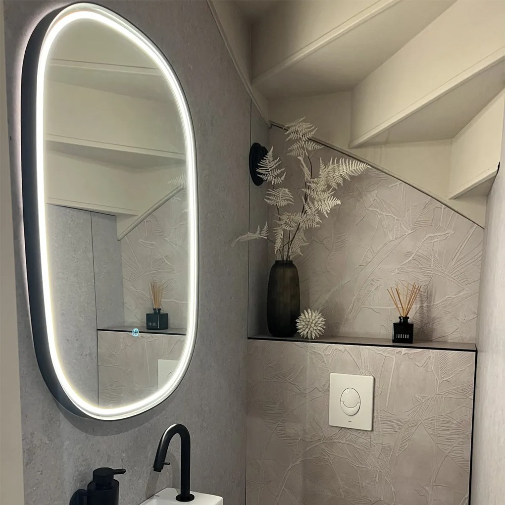 Oglindă de baie neagră cu LED, cu dimmer în 3 trepte cu atingere ovală - Miral