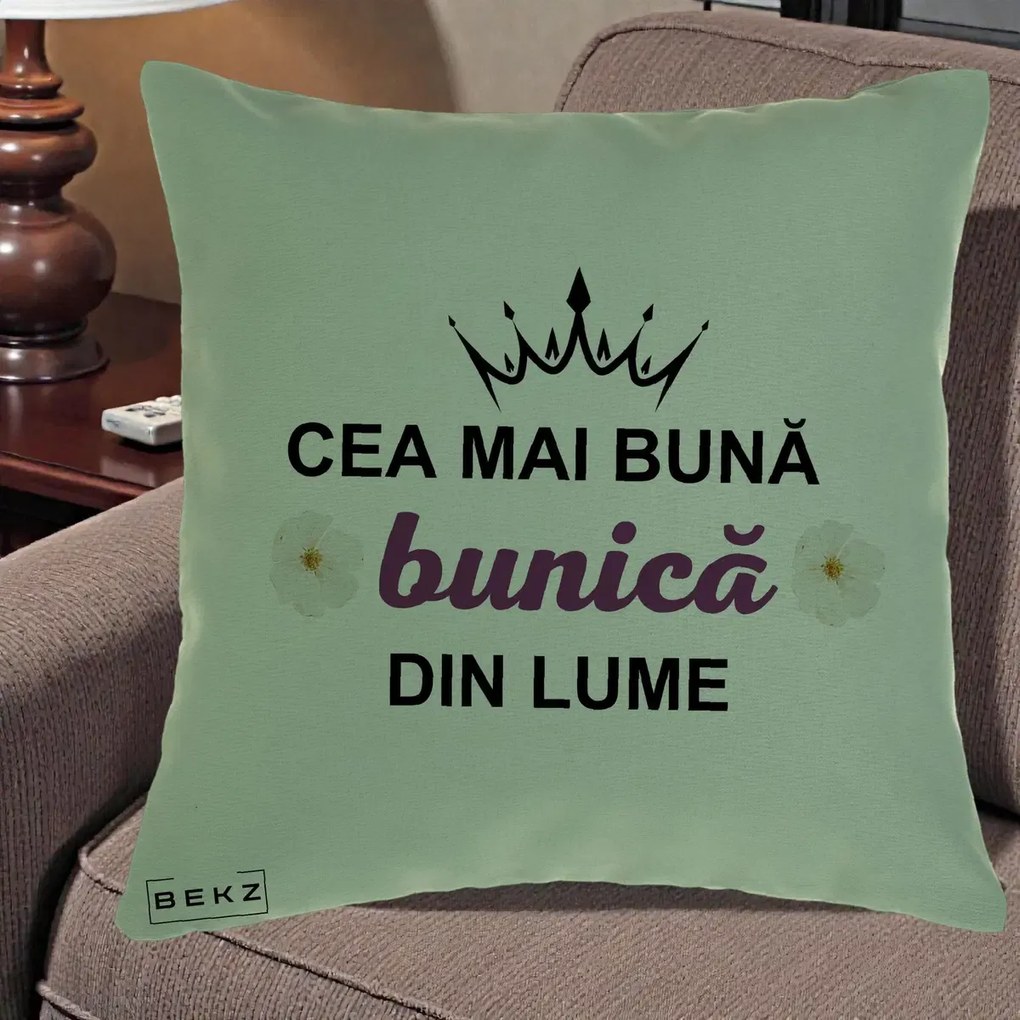 Cadou pentru Bunica - Perna Personalizata Cea Mai Buna Bunica Din Lume Coroana Mov Flori, 40x40 cm, Verde, Husa Detasabila, Perna Inclusa, BEKZ®